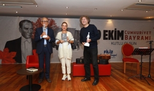 cumhuriyetin-aydinligi-misralarla-melodileri-bulusturdu-DByba6dY.jpg