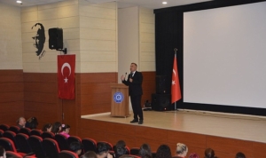 dekan-prof-dr-gultekin-yeni-iletisimcilere-hos-geldiniz-dedi-FlllO6vc.jpg