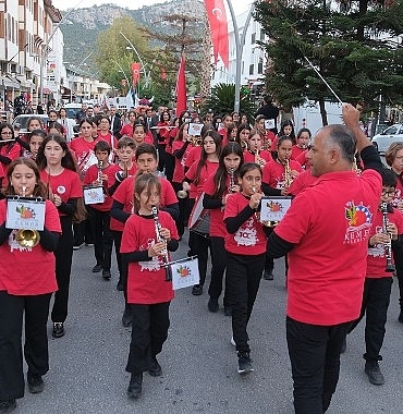 dunya-bocce-sampiyonasi-kortej-yuruyusu-ile-basladi-JC16XW1x.jpg