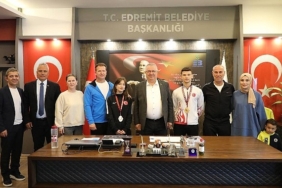 edremit-belediyesi-sporculari-turkiye-sampiyonu-oldu-vBIF99EP.jpg