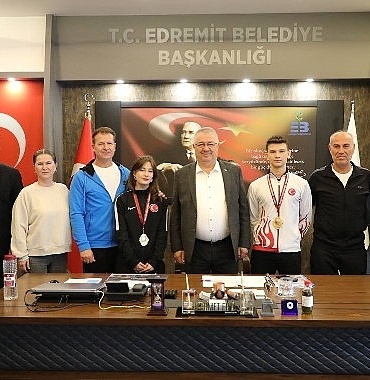 edremit-belediyesi-sporculari-turkiye-sampiyonu-oldu-vBIF99EP.jpg