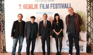 festivalin-acilis-konusmasini-gemlik-belediye-baskani-sukru-deviren-yapti-XvKLSQQJ.jpg