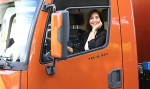 ford-trucks-agir-ticari-arac-sektorunde-onyargilari-yikiyor-kadin-kamyon-sofor-akademisi-ile-kadinlar-92mjLBvd.jpg