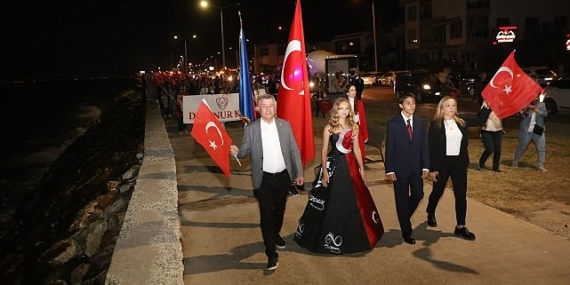Güzelbahçe’de 101. Yıl coşkusu; ‘Sen Cumhuriyet’ tiyatro Oyunu Sergilendi
