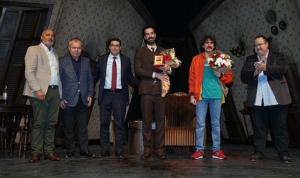 ibb-sehir-tiyatrolari-9-adana-sehir-tiyatrolari-festivalinde-seyirciyle-bulustu-Emiblylb.jpg
