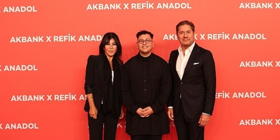 İş ve Sanat Dünyası Refik Anadol’un Akbank’a Özel Eserinin Açılışında Buluştu