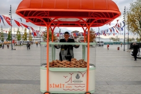 istanbulun-yeni-simit-arabalari-besiktas-meydaninda-yKQsVpeZ.jpg