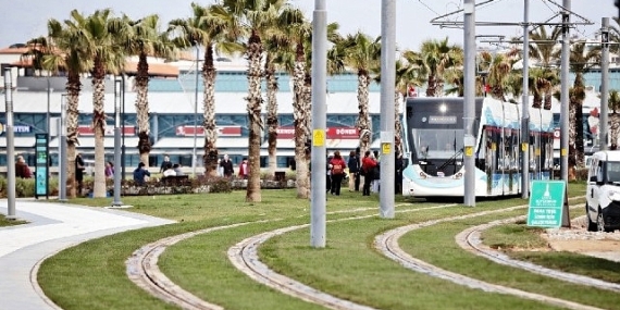 İzmir’e alınacak 22 tramvay aracı için ihale yapıldı