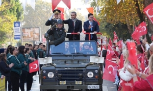 kadikoyde-buyuk-cumhuriyet-yuruyusu-oncesi-renkli-goruntuler-Q8hq71xY.jpg