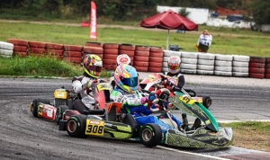 karting-5-ayakta-buyuk-cekisme-j5ANtnCR.jpg