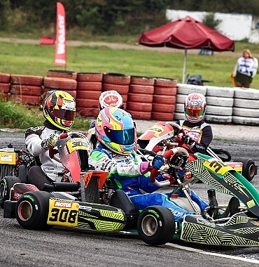 karting-5-ayakta-buyuk-cekisme-j5ANtnCR.jpg