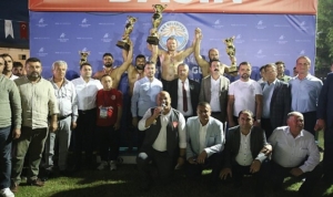 kas-gureslerinin-baspehlivani-ismail-balaban-9UUYIDaa.jpg