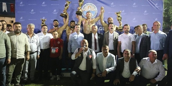 Kaş Güreşlerinin Başpehlivanı İsmail Balaban