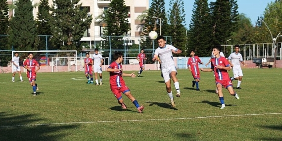 Kemer Belediye Merkez Spor evinde galip