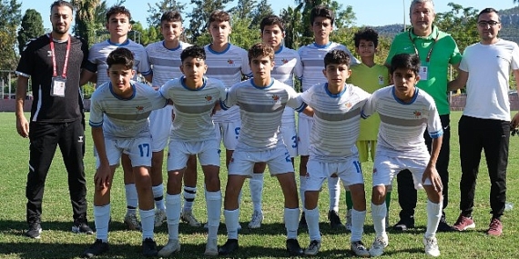 Kemer Belediye Spor evinde galip geldi