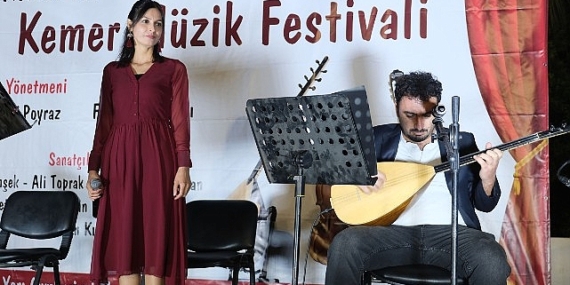 Kemer’de, Kemer Belediyesi’nin destekleriyle 3. Kemer Müzik Festivali düzenlendi.