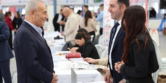 Küçükçekmece Belediyesi İş Arayan ve İşverenler Arasında Köprü Oldu
