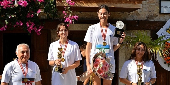 Kuşadası’nda Gençler, 5’inci Kez Geleceğe Koştu