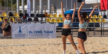 liseli-genclerden-plaj-voleybolu-ve-muzik-soleni-Oddg97hq.jpg