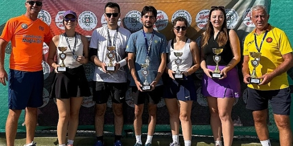 Muğla Büyükşehir Belediyesi 6. Geleneksel Cumhuriyet Kupası Karma Tenis Turnuvası Dalaman’da Yapıldı