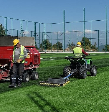 osmangazi-belediyesinden-gundogduya-futbol-sahasi-EKQUAuGE.jpg