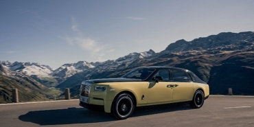 rolls-royce-goldfinger-filminin-60-yili-serefine-ozel-phantom-extended-modelini-tanitti-JTyOWA4k.jpg