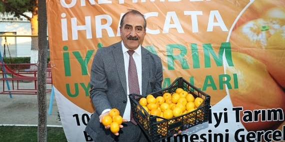 Satsuma mandalina yüklü TIR’lar ihracata yolcu edildi