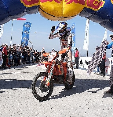 sea-to-sky-enduro-motosiklet-yarislari-sona-erdi-SJkHg51A.jpg