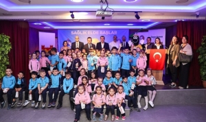 zeytinburnu-belediyesi-ve-koc-universitesi-hastanesi-saglik-elde-baslar-projesiyle-5-bin-ilkokul-ogrencisine-zPhvhaWV.jpg