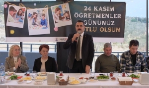 baskan-kirgoz-ogretmenler-ile-kahvaltida-bulustu-u6W5I8OC.jpg