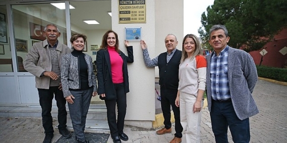 Başkan Ünsal’dan 9 öğrenci okutan siteye teşekkür plaketi