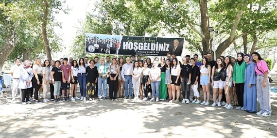 Burhaniye Belediyesi’nden 4.500.000 TL geri ödemesiz burs desteği