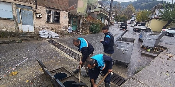 Büyükşehir ve MASKİ Ekipleri Siddetli Yağış ve Fırtınaya Karşı Sahada