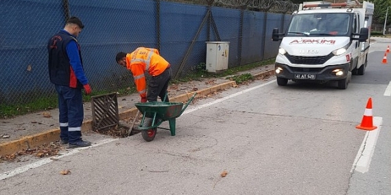 Büyükşehir’den mazgal ve menfez temizliği