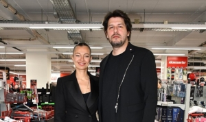 ceyda-kasabali-ve-firat-albayram-mediamarktin-geleneksel-sahane-cuma-etkinligine-konuk-oldu-MMAW3nwb.jpg