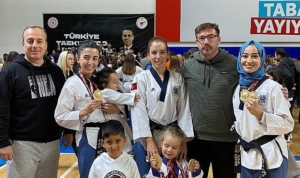 gaziemirin-sporculari-madalyalari-topladi-JzfuHYjG.jpg