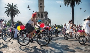 izmir-uluslararasi-avrupa-demokrasi-baskenti-unvani-icin-son-beste-peLY9aRY.jpg