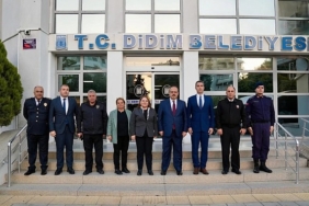 muhtarlar-istisare-toplantisi-icin-didime-gelen-aydin-valisi-yakup-canbolat-didim-belediye-baskani-hatice-MzmGLRPM.jpg