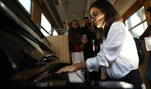 nostalji-tramvayinda-muzik-ziyafeti-V2uBVDqI.jpg