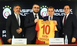 pasifik-holding-galatasaray-futbol-a-takimina-forma-sirt-sponsoru-oldu-WRww4lWx.jpg