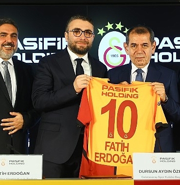 pasifik-holding-galatasaray-futbol-a-takimina-forma-sirt-sponsoru-oldu-WRww4lWx.jpg