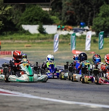 sezonun-son-karting-randevusu-korfezde-pWhAhyPE.jpg