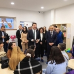 tbb-ve-ibb-baskani-ekrem-imamoglu-eyupsultandaki-yuvamiz-istanbul-cocuk-etkinlik-merkezinde-miniklerle-sohbet-EtvOTyWj.jpg