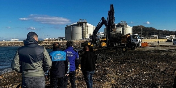 Tehlikeli atıkların kazı ve taşıma işlemi durduruldu