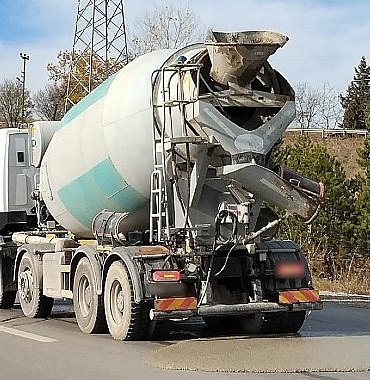 yola-beton-doken-beton-mikserine-106-bin-tl-ceza-YxUcmnhs.jpg