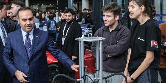 Bakan Kacır’dan Kocaeli’nin teknoloji takımlarına övgü; “Kocaeli TEKNOFEST 2024’te büyük işler başardı”