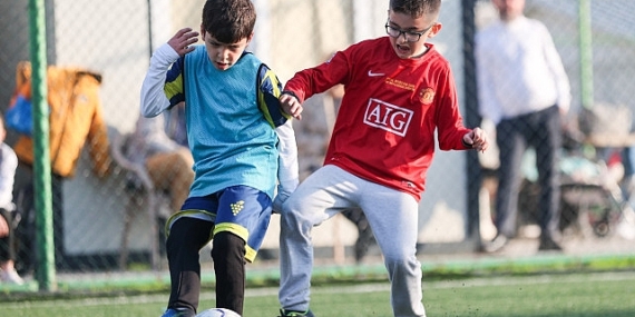 Buca Belediyesi’nin kış spor kurslarına büyük ilgi