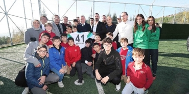 buyuksehirden-izmit-ayazmaya-sentetik-futbol-sahasi-yz9UlWi8.jpg