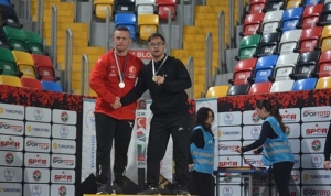 canikli-sporcu-ali-topaloglu-madalyalari-topladi-OLZy2AWs.jpg