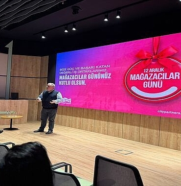 city-partners-yonetim-hizmetleri-magazacilar-gununu-is-ortaklariyla-birlikte-kutladi-NLGVGxvp.jpg